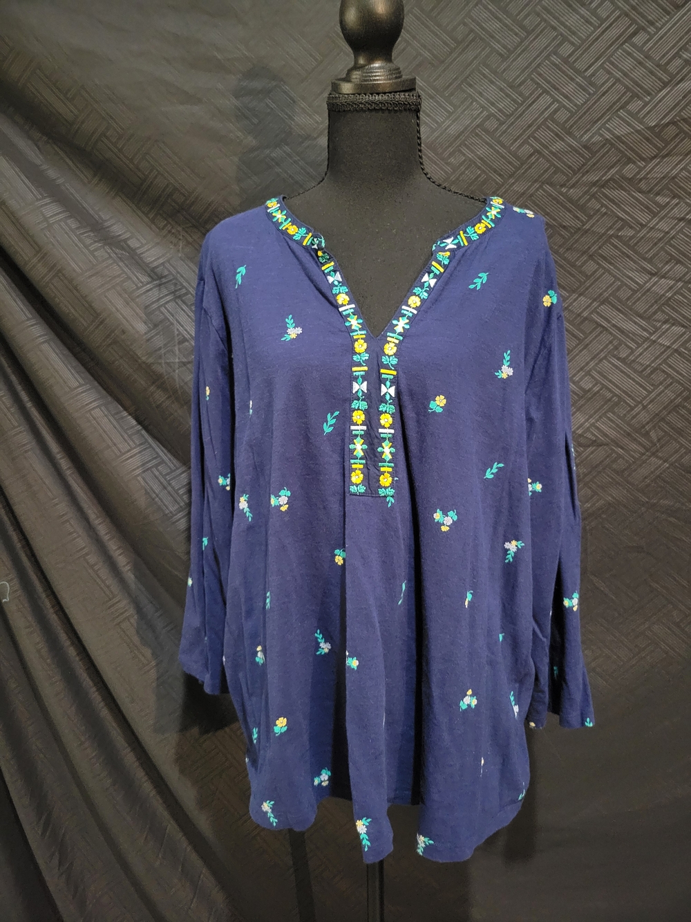 St Johns Bay Top Womens 2x Blue V-Neck Embroidered 3/4 Sleeve Cotton Tunic Top
